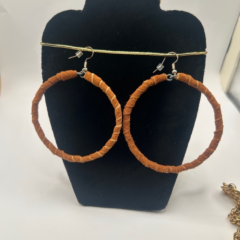 Vintage Boho Leather Brown Wrapped Hoop Earrings Handmade​​​ - Picture 3 of 7